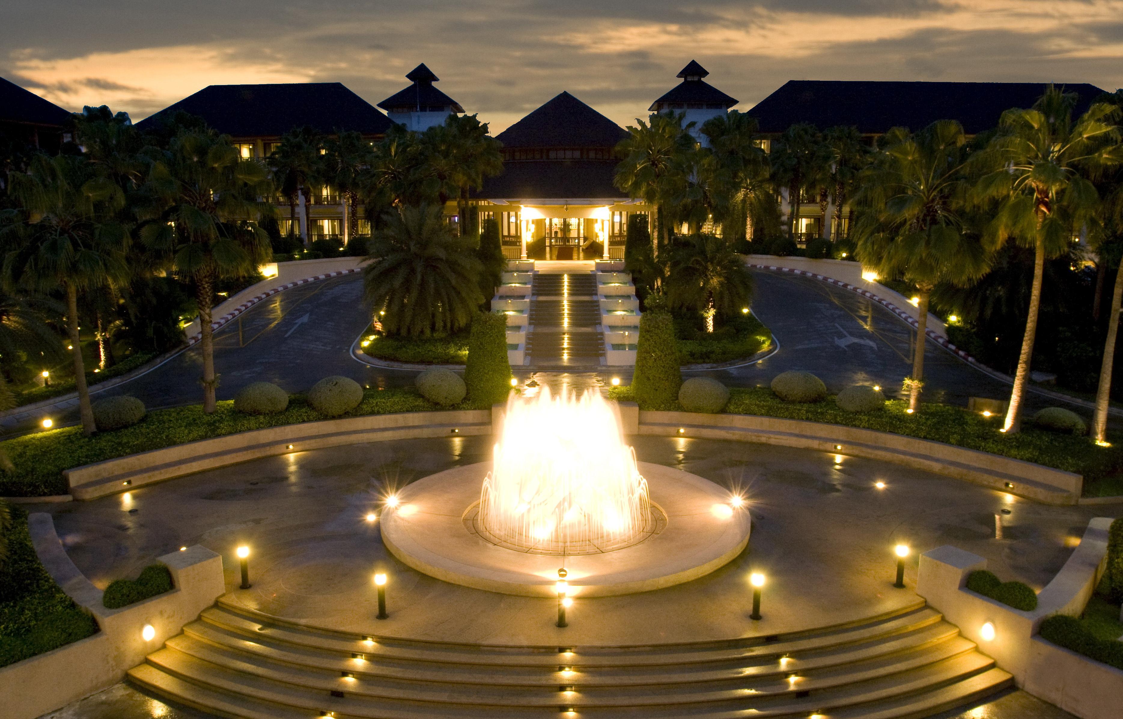 The Tide Resort Bangsaen Екстериор снимка