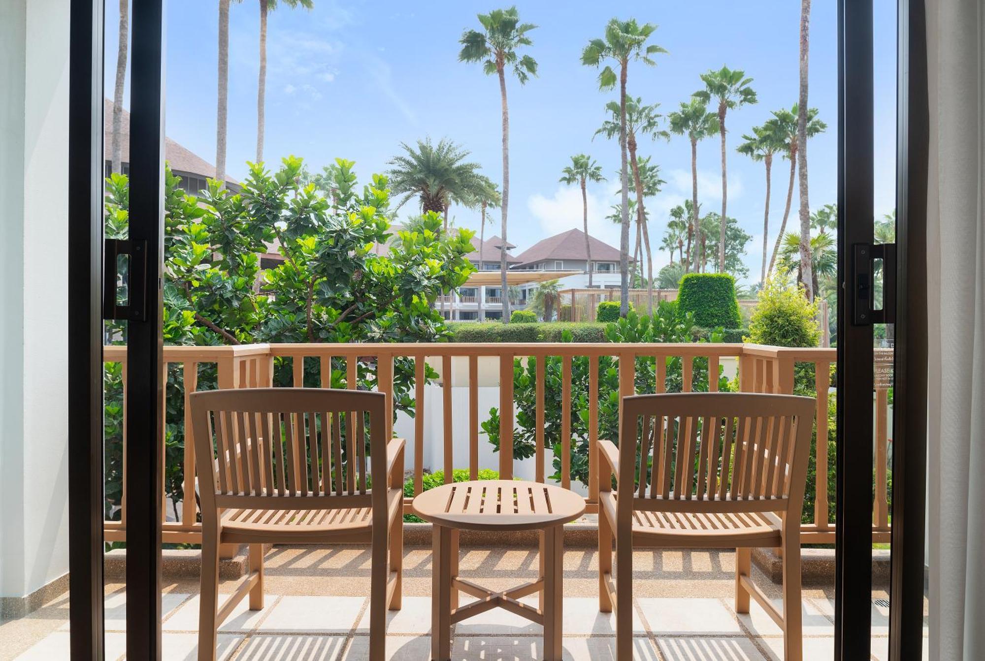 The Tide Resort Bangsaen Екстериор снимка